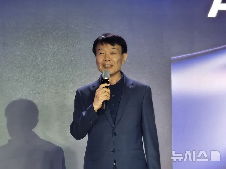 [서울=뉴시스] 윤정민 기자 = 권영범 영림원소프트랩 대표가 24일 서울 영등포구 페어몬트 앰배서더 서울에서 열린 신제품 발표회에서 기조연설을 하고 있다. 2025.09.24. alpaca@newsis.com