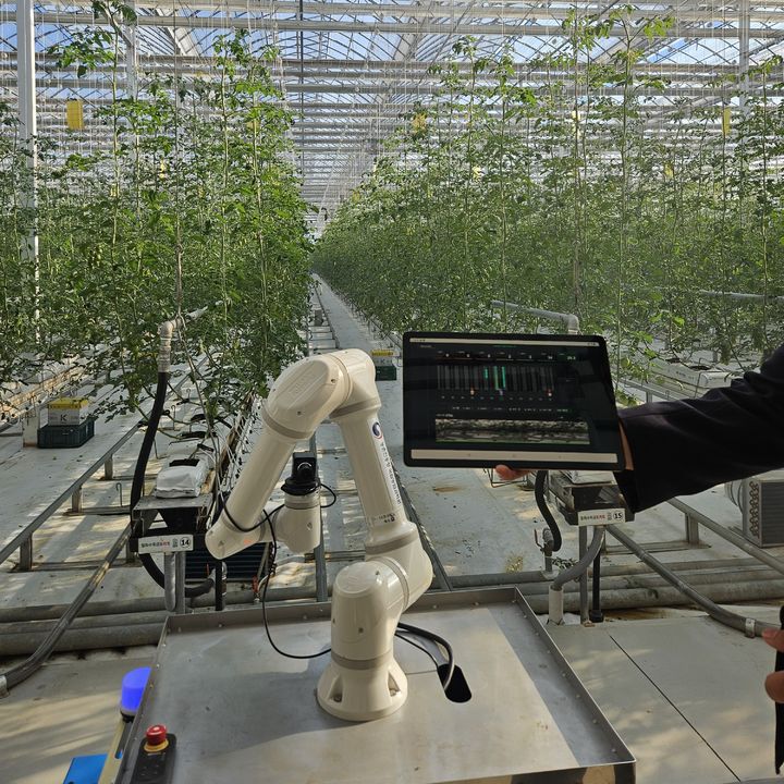 [익산=뉴시스] 23일 전북 익산 월화수목금토마토 농장에서 모니터링 로봇 시연 사진. (사진=임소현 기자) *재판매 및 DB 금지