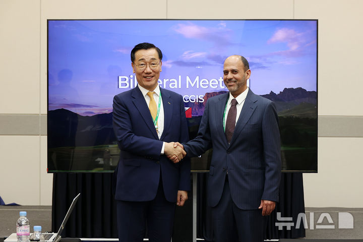 [전주=뉴시스]윤난슬 기자 = LX공사는 24일 경기도 고양시 킨텍스에서 열린 '2025 K-GEO Festa’에서 카타르 지리정보센터(CGIS)'와 디지털트윈 플랫폼의 지방정부 확산 방안을 논의했다고 밝혔다. (사진=LX공사 제공) 2025.09.24. photo@newsis.com 