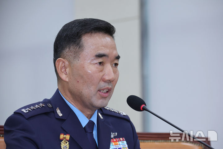 [서울=뉴시스] 김금보 기자 = 진영승 합동참모의장 후보자가 24일 오전 서울 여의도 국회에서 열린 국방위원회 전체회의 인사청문회에서 의원질의에 답하고 있다. 2025.09.24. kgb@newsis.com
