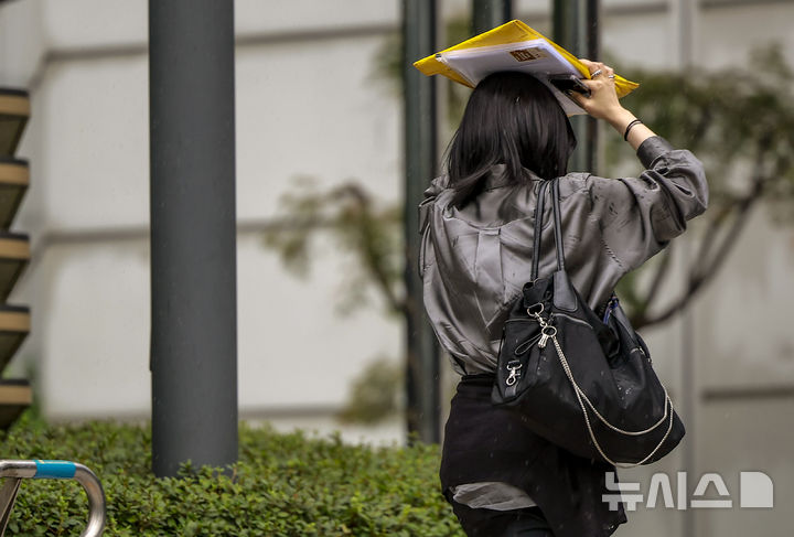 인천, 흐리고 새벽부터 최대 30㎜ 비…한낮 '선선'
