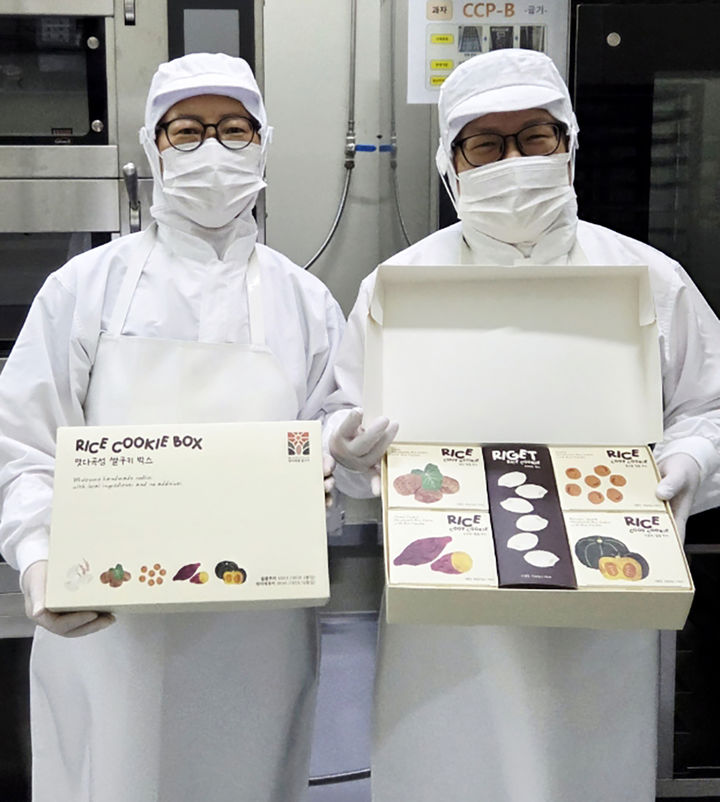 [곡성=뉴시스] 전남 곡성군 특산품 활용 가루쌀 쿠키 5종세트 출시. (사진=곡성군청 제공). photo@newsis.com *재판매 및 DB 금지