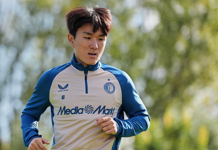 [서울=뉴시스] 네덜란드 프로축구 에레디비시 페예노르트 황인범. (사진=페예노르트 SNS 캡처) 2025.09.25. photo@newsis.com *재판매 및 DB 금지.