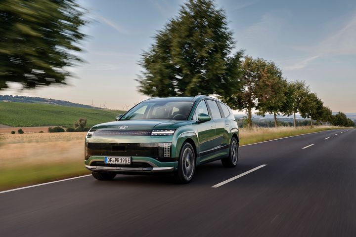 [서울=뉴시스] 현대자동차는 대형 전동화 스포츠실용차(SUV) 아이오닉 9이 유럽의 신차 안전성 평가 프로그램인 '유로 NCAP'에서 최고 등급인 별 다섯 개를 획득했다고 25일 밝혔다. (사진=현대자동차 제공) photo@newsis.com *재판매 및 DB 금지