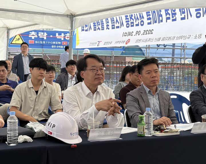 두산건설, AI 기반 레미콘 생산 검증 시스템 시연회 - 뉴시스