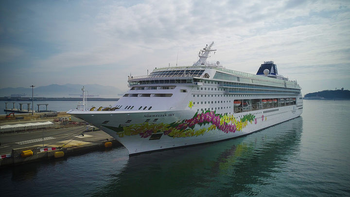 [여수=뉴시스] 여수항에 정박한 국제 크루즈 '노르웨지언 스피릿호' (사진=여수시 제공) 2025.09.25. photo@newsis.com *재판매 및 DB 금지