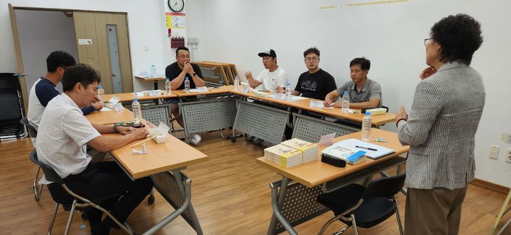 [합천=뉴시스] 합천군 수려한 아빠육아단, 아빠육아사랑방 운영 (사진=합천군 제공) 2025. 09. 25. photo@newsis.com *재판매 및 DB 금지