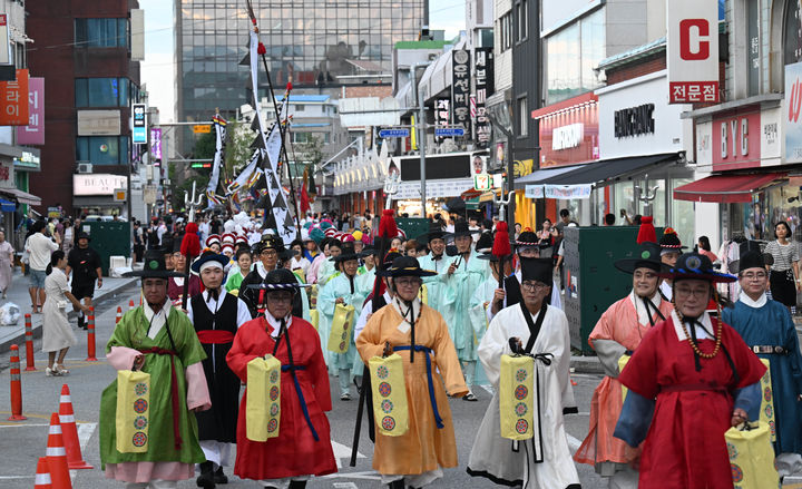 [강릉=뉴시스] 올해 국가유산야행 행사 모습.(사진=강릉시 제공)photo@newsis.com *재판매 및 DB 금지