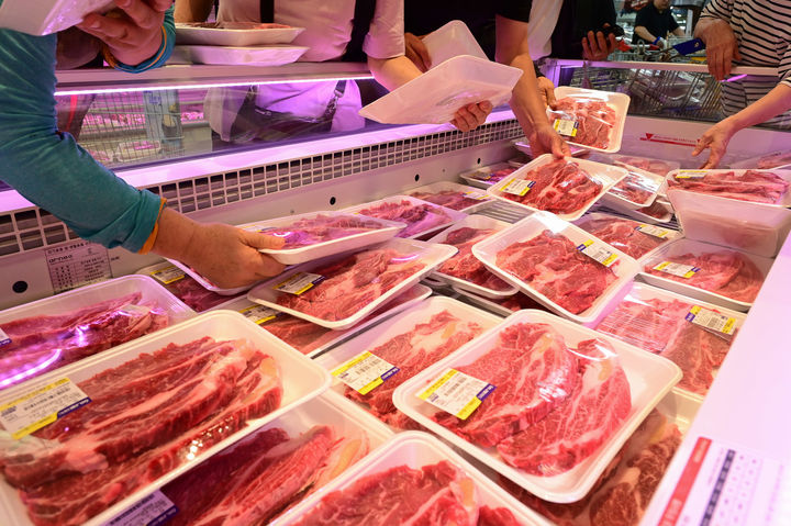 [세종=뉴시스] 농협경제지주는 한가위를 맞아 '소(牛)프라이즈 대한민국 한우세일' 행사를 온·오프라인에서 진행한다고 밝혔다. (사진=농협 제공) 2025.09.25. photo@newsis.com *재판매 및 DB 금지