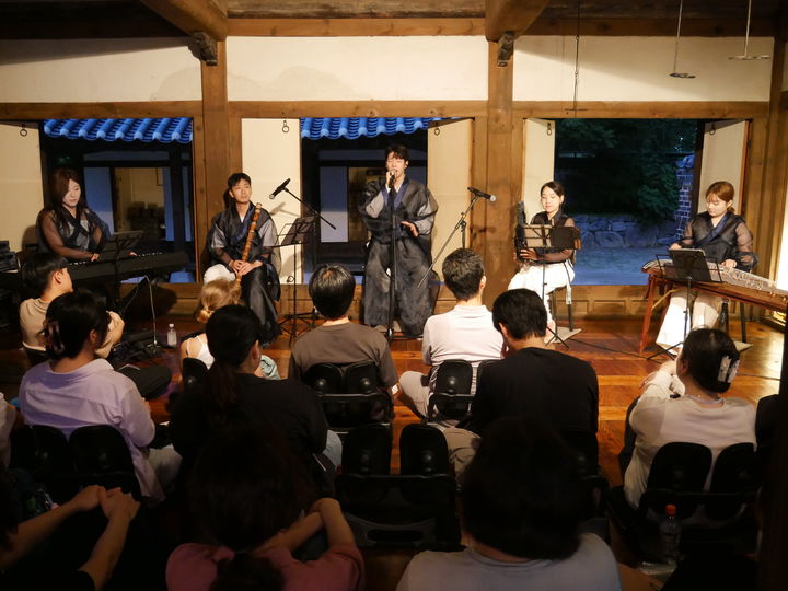 남산골한옥마을 내 공연 장면. (사진=남산골한옥마을 제공) *재판매 및 DB 금지