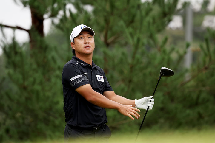 [서울=뉴시스] 한국프로골프(KPGA) 투어 현대해상 최경주 인비테이셔널에서 우승한 전가람. (사진=KPGA 제공) *재판매 및 DB 금지