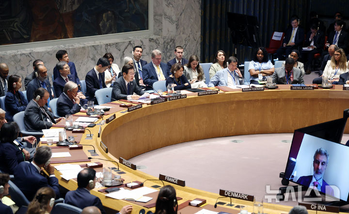 [뉴욕=뉴시스] 최동준 기자 = 이재명 대통령이 24일(현지 시간) 미국 뉴욕 유엔본부에서 안전보장이사회 의장 자격으로 공개 토의를 주재하고 있다. 2025.09.25. photocdj@newsis.com