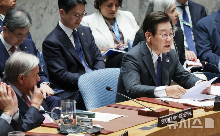 이 대통령, 3박5일간 숨가쁜 다자외교…'민주 한국 복귀' 선언하고 'E.N.D' 제시 