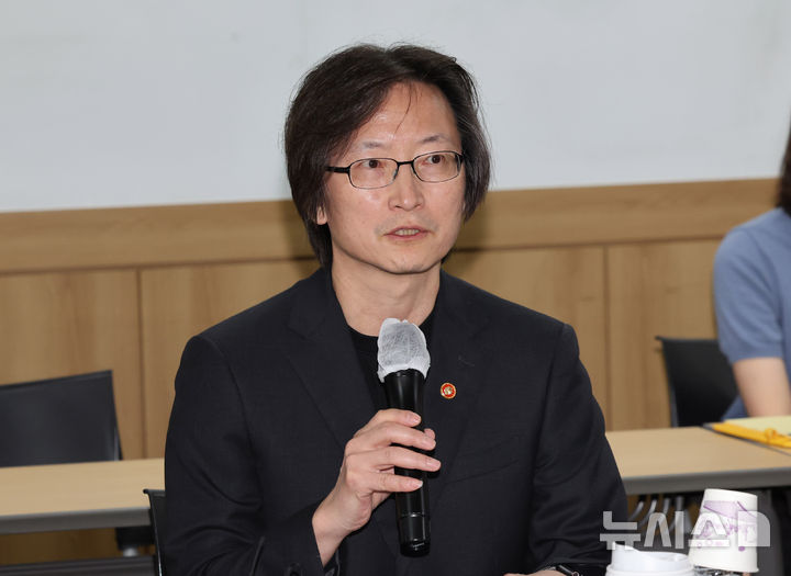 [서울=뉴시스] 배훈식 기자 = 주병기 공정거래위원장이 25일 오전 서울 구로구 벤처기업협회에서 열린 기술탈취 관련 현장 간담회에서 발언하고 있다. 2025.09.25. dahora83@newsis.com