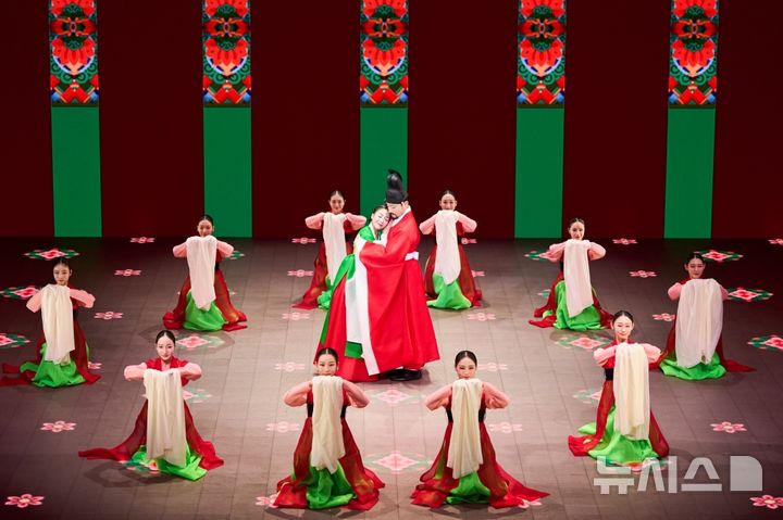 [서울=뉴시스]국립정동극장 '단심' 공연 장면. (이미지=국립정동극장 제공)