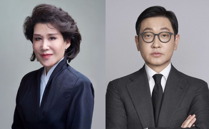 정유경 ㈜신세계 회장(왼쪽), 문성욱 ㈜시그나이트 대표이사.(사진=신세계그룹 제공) *재판매 및 DB 금지