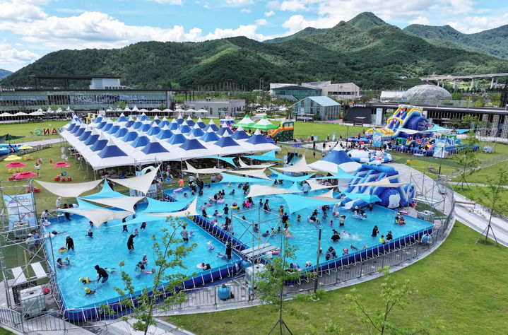 [밀양=뉴시스] 선샤인 밀양 테마파크 물놀이장 전경. (사진= 밀양시 제공) 2025.09.26. photo@newsis.com *재판매 및 DB 금지