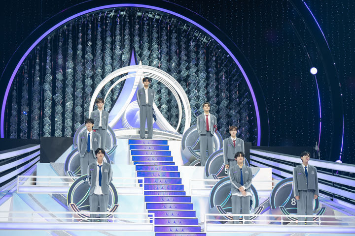 [서울=뉴시스] 지난 25일 생방송된 엠넷 오디션 프로그램 '보이즈 2 플래닛' 최종회에서 이상원·조우안신·허씬롱·김건우·장지아하오·이리오·정상현·김준서가 신인 보이그룹 '알파드라이브원'(ALPHA DRIVE ONE) 멤버로 선발됐다.(사진=엠넷 제공) 2025.09.26. photo@newsis.com *재판매 및 DB 금지