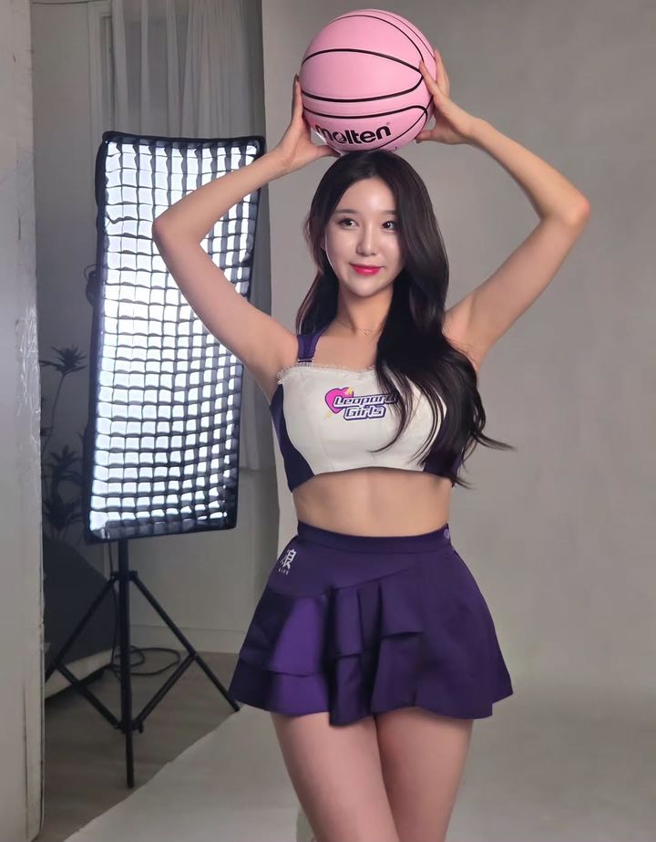 [서울=뉴시스] 치어리더 김현영. (사진=인스타그램 캡처) *재판매 및 DB 금지