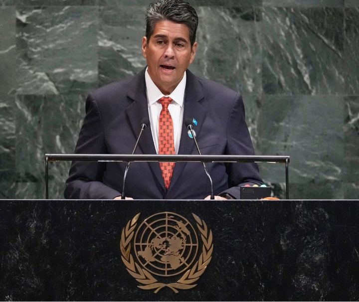 [뉴욕=AP/뉴시스] 남태평양 섬나라 팔라우는 미국 추방 이민자를 받으라는 도널드 트럼프 미국 행정부의 요구를 수용하기로 했다. 사진은 수랑겔 휩스팔라우 대통령이 지난 9월 25일 미국 뉴욕 유엔 본부에서 열린 제80차 유엔 총회에 참석해 연설하고 있는 모습. .2025.12.27. *재판매 및 DB 금지