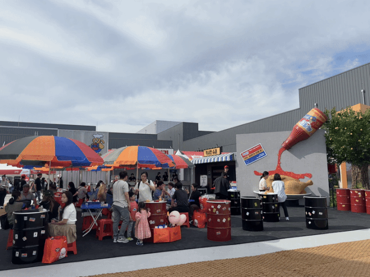 [익산=뉴시스] 전병훈 기자 = 26일 전북 익산에서 열린 'NS푸드페스타'의 맥시칸 치킨 팝업스토어와 '오드그로서(ODD GROCER)' 브랜드존의 모습 *재판매 및 DB 금지