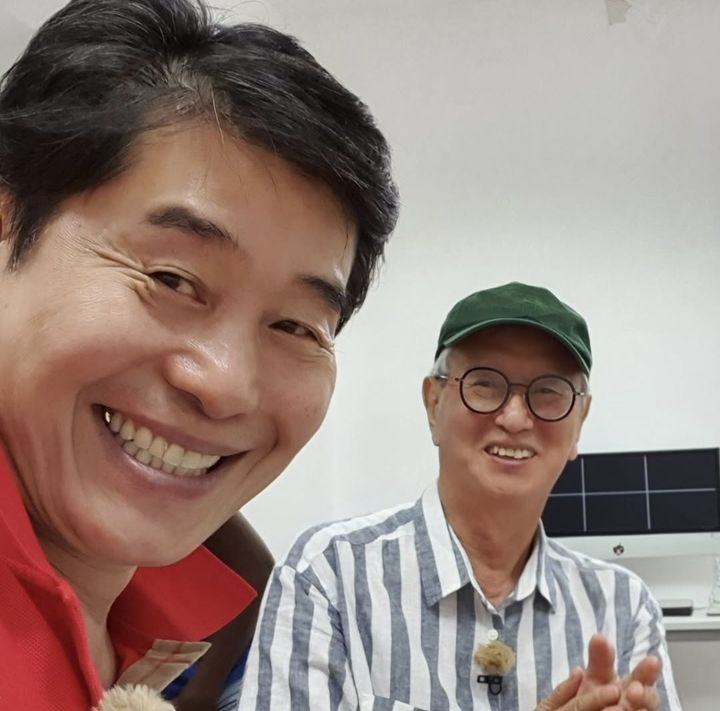 [서울=뉴시스] 중식 셰프 이연복이 코미디언 고(故) 전유성을 애도했다. (사진=이연복 인스타그램 캡처) 2025.09.26. photo@newsis.com *재판매 및 DB 금지