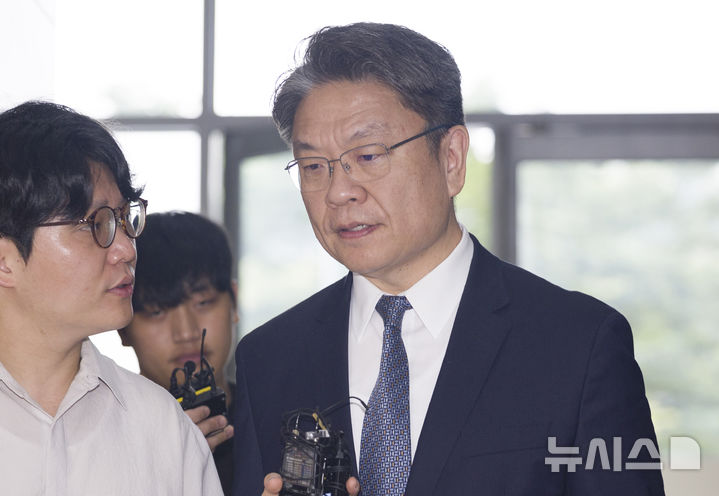 [서울=뉴시스] 김근수 기자 = 3대 특검(내란·김건희·순직해병) 이후 남은 의혹을 수사하는 2차 종합특별 검사팀이 이시원 전 공직기강 비서관에 대한 참고인 조사를 오는 23일에 진행한다고 22일 밝혔다. 사진은 이시원 전 대통령실 공직기강비서관. 2026.04.22. ks@newsis.com