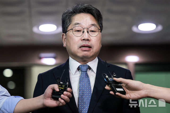 [서울=뉴시스] 정병혁 기자 = 노만석 검찰총장 직무대행이 지난달 26일 서울 서초구 대검찰청에서 정부조직법 개정안 표결에 따른 입장 발표를 하고 있다. 2025.09.26. jhope@newsis.com