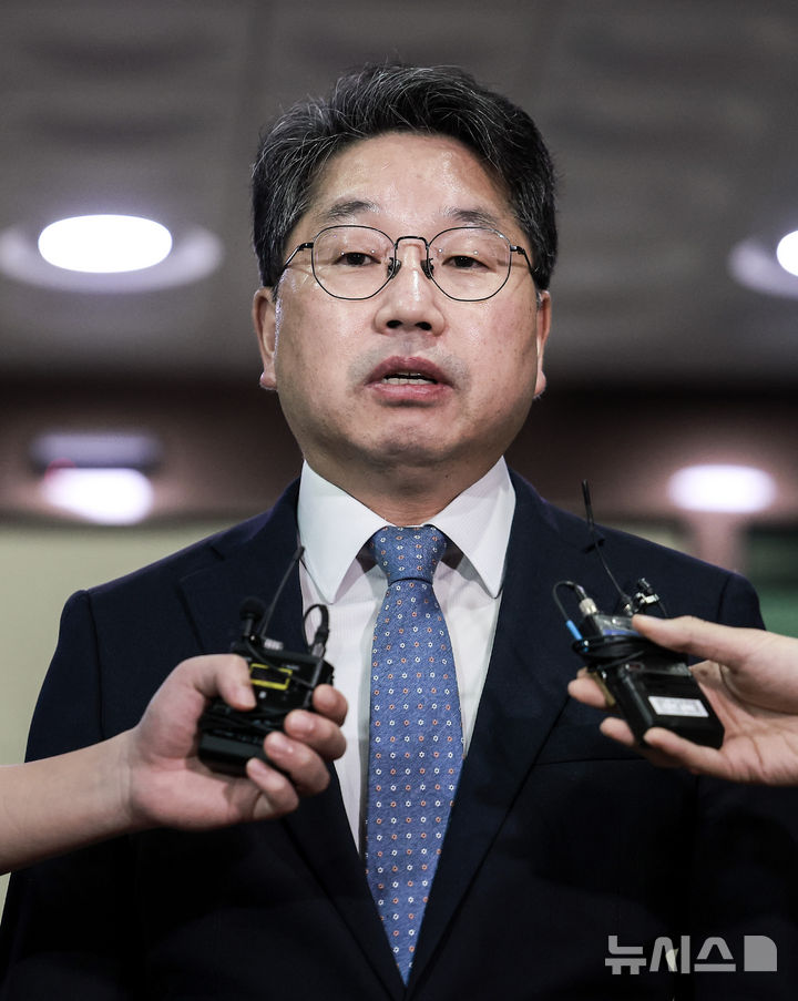 [서울=뉴시스] 정병혁 기자 = 노만석 검찰총장 직무대행이 26일 서울 서초구 대검찰청에서 정부조직법 개정안 표결에 따른 입장 발표를 하고 있다. 2025.09.26. jhope@newsis.com