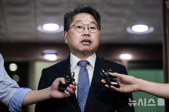 [서울=뉴시스] 정병혁 기자 = 노만석 검찰총장 직무대행이 26일 서울 서초구 대검찰청에서 정부조직법 개정안 표결에 따른 입장 발표를 하고 있다. 2025.09.26. jhope@newsis.com