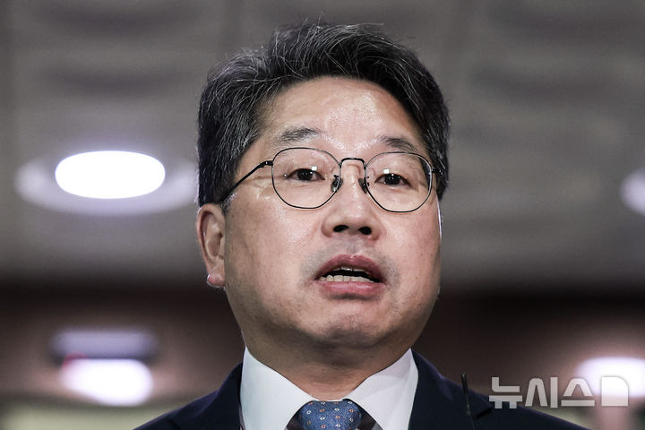 [서울=뉴시스] 정병혁 기자 = 노만석 검찰총장 직무대행이 지난달 26일 서울 서초구 대검찰청에서 정부조직법 개정안 표결에 따른 입장 발표를 하고 있다. 2025.09.26. jhope@newsis.com