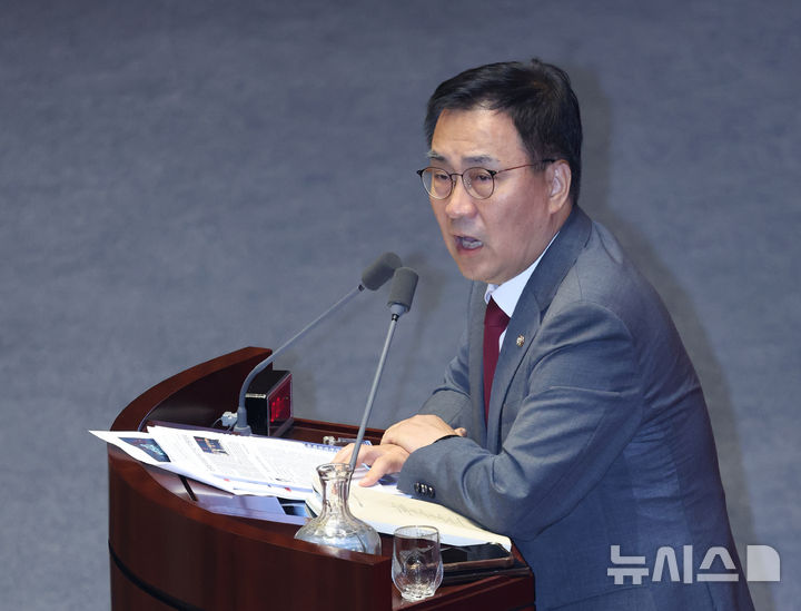 [서울=뉴시스] 김금보 기자 = 국회 과학기술정보방송통신위원회 야당 간사인 최형두 국민의힘 의원. 2025.09.26. kgb@newsis.com