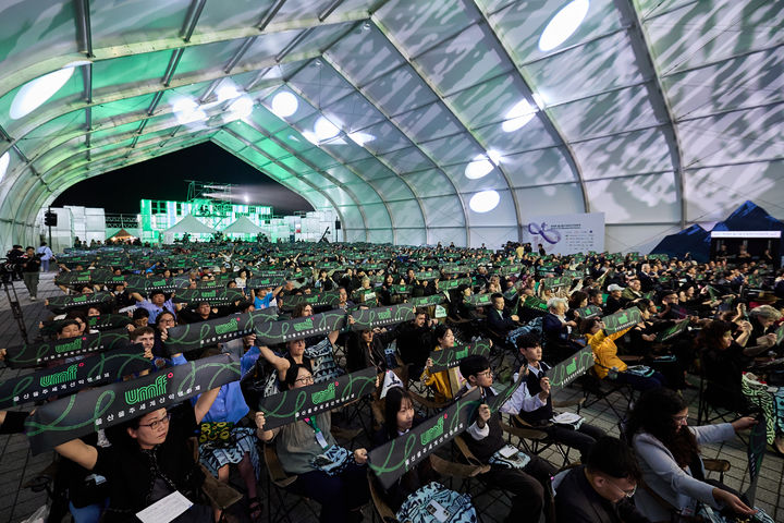 [울산=뉴시스] 제10회 울산울주세계산악영화제(집행위원장 엄홍길)가 지난 9월 26일 움프 시네마에서 성대한 개막식을 열고 5일간의 막을 올렸다. (사진= 울산울주세계산악영화제 제공) 2025.09.27.photo@newsis.com *재판매 및 DB 금지