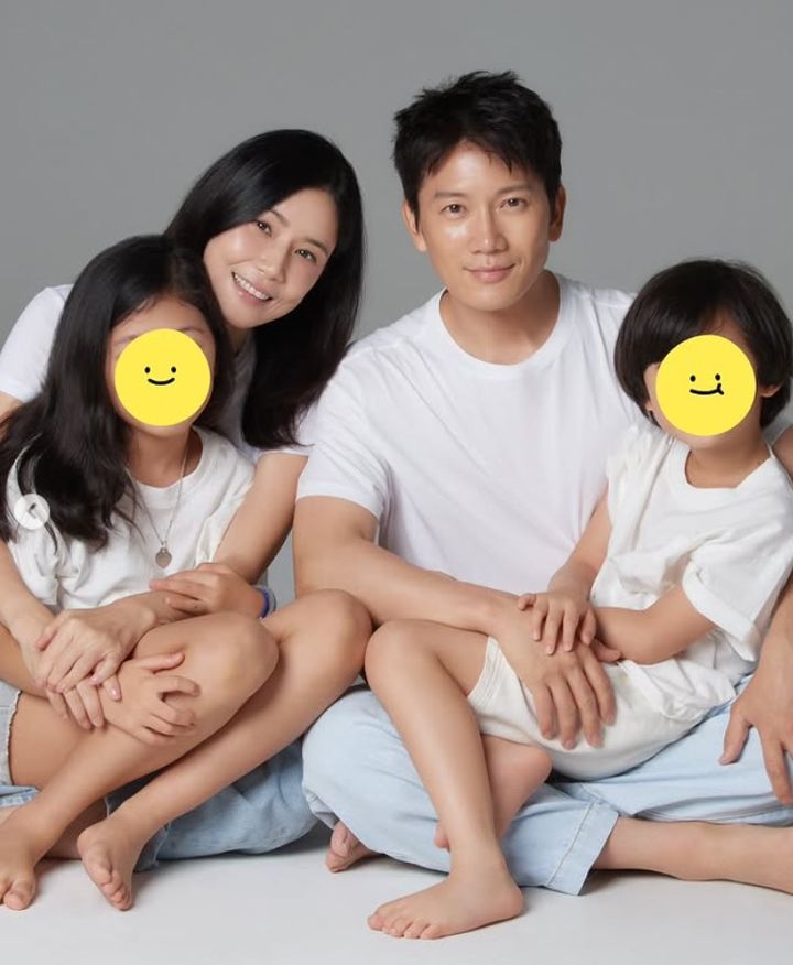 [서울=뉴시스] 배우 지성과 이보영이 결혼 12주년을 자축했다. (사진=이보영 인스타그램 캡처) 2025.09.27. photo@newsis.com *재판매 및 DB 금지