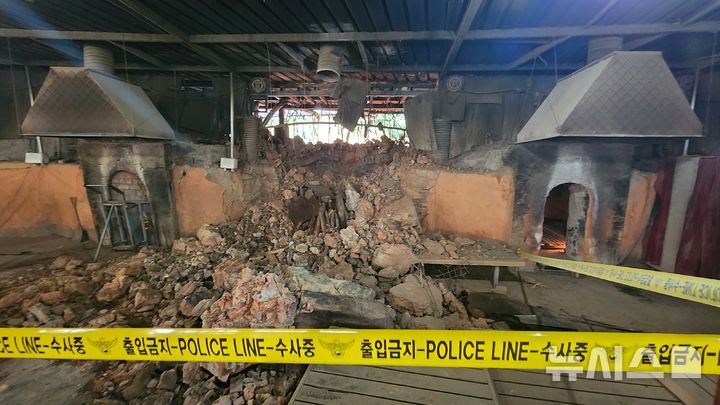 [양주=뉴시스] 양주 찜질방 가스 폭발 현장. (사진=경기도북부소방재난본부 제공) 2025.09.27 photo@newsis.com