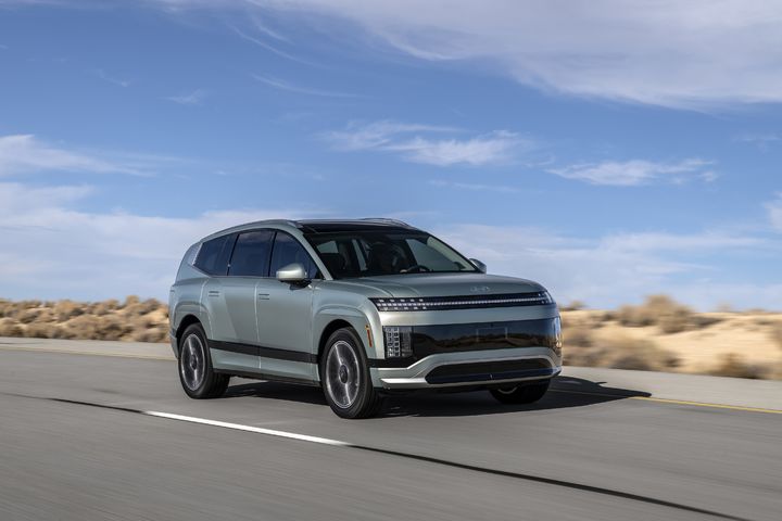 [서울=뉴시스] 현대차는 아이오닉 9의 동력시스템이 미국의 자동차 전문 매체 워즈오토가 선정하는 '2025 10대 엔진 및 동력시스템'에 올랐다고 28일 밝혔다. (사진=현대자동차 제공) photo@newsis.com *재판매 및 DB 금지