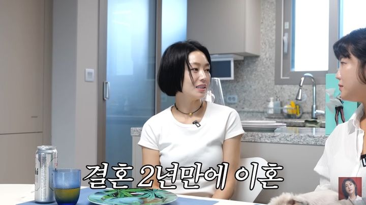 [서울=뉴시스] 배우 송이우가 26일 유튜브 채널 '솔비이즈백'에 출연해 이혼 심경을 밝혔다. (사진=유튜브 채널 '솔비이즈백' 화면 캡처) 2025.09.28. photo@newsis.com *재판매 및 DB 금지