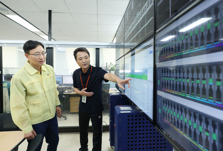 [세종=뉴시스] 임광현 국세청장은 28일 긴급점검회의를 열고 전산 시스템 전반을 점검했다. (사진 = 국세청 제공) 2025.09.28. *재판매 및 DB 금지