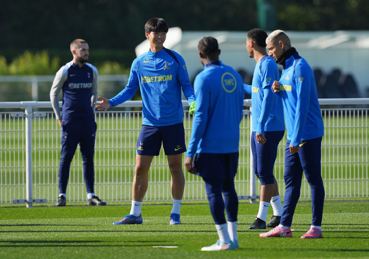 [런던=AP/뉴시스] 잉글랜드 프로축구 프리미어리그(EPL) 토트넘 홋스퍼의 다카이 고타(왼쪽 2번째). 2025.09.29.