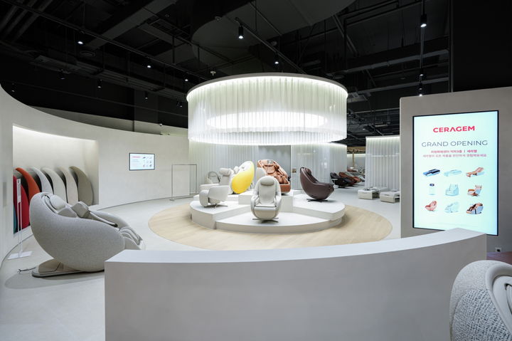 [서울=뉴시스] 세라젬은 경기도 용인시 기흥구에 역대 최대 규모인 총 850㎡(260평)에 달하는 체험형 매장을 열었다고 29일 밝혔다. (사진=세라젬 제공) 2025.09.29. photo@newsis.com *재판매 및 DB 금지