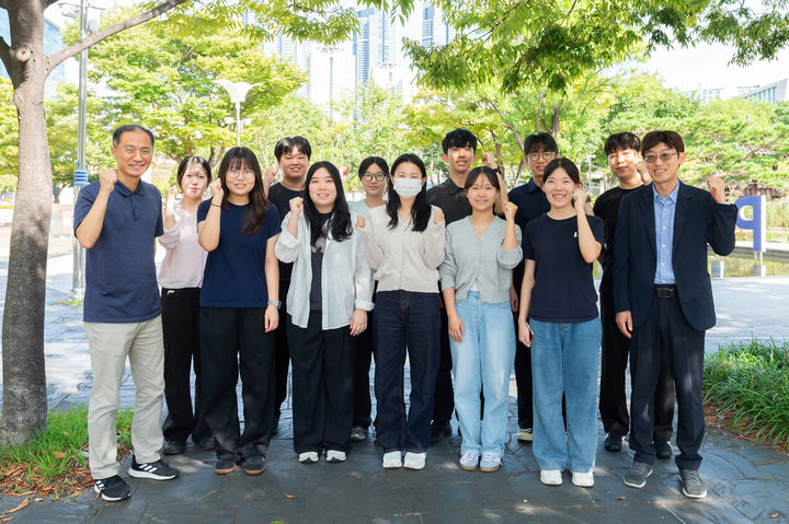 [부산=뉴시스] 김영목·안예찬 교수 연구팀. (사진=부경대 제공) 2025.09.29. photo@newsis.com&nbsp; *재판매 및 DB 금지