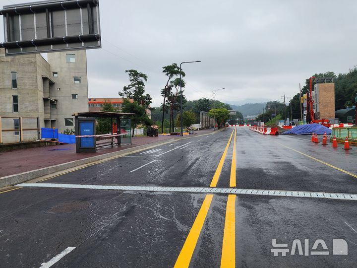 [안양=뉴시스] 임시 도로 현장. (사진=안양시 제공).2025.09.29. photo@newsis.com *재판매 및 DB 금지