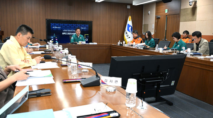 [안동=뉴시스] 29일 경북도청 회의실에서 김학홍 행정부지사 주재로 시군 부단체장 영상회의가 열리고 있다. (사진=경북도 제공) 2025.09.29 photo@newsis.com *재판매 및 DB 금지