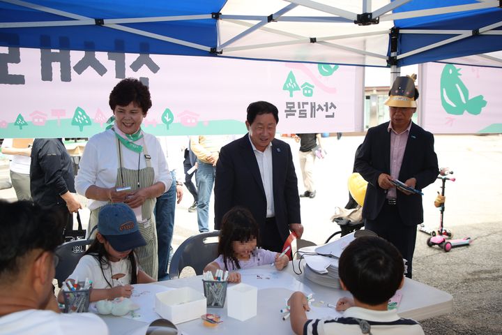 축제장을 찾은 주광덕 남양주시장. (사진=남양주시 제공) photo@newsis.com *재판매 및 DB 금지