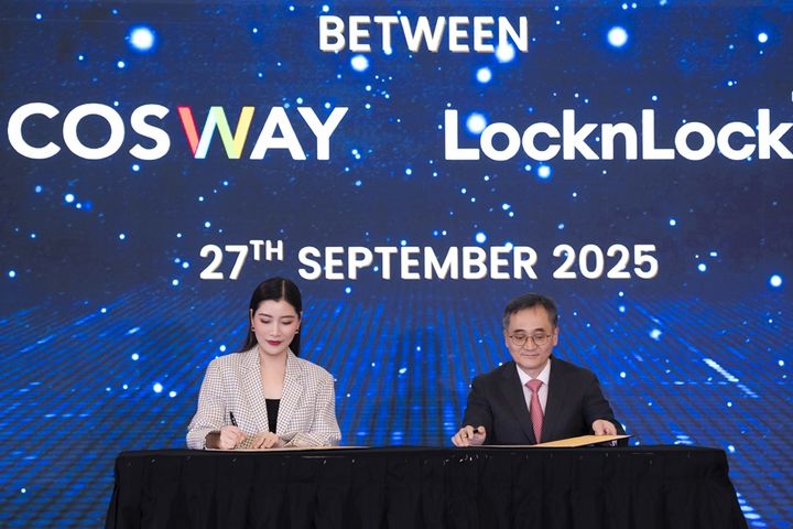 [서울=뉴시스] 락앤락과 코스웨이(COSWAY)의 업무 협약 체결. (사진=락앤락 제공) 2025.09.29. photo@newsis.com *재판매 및 DB 금지