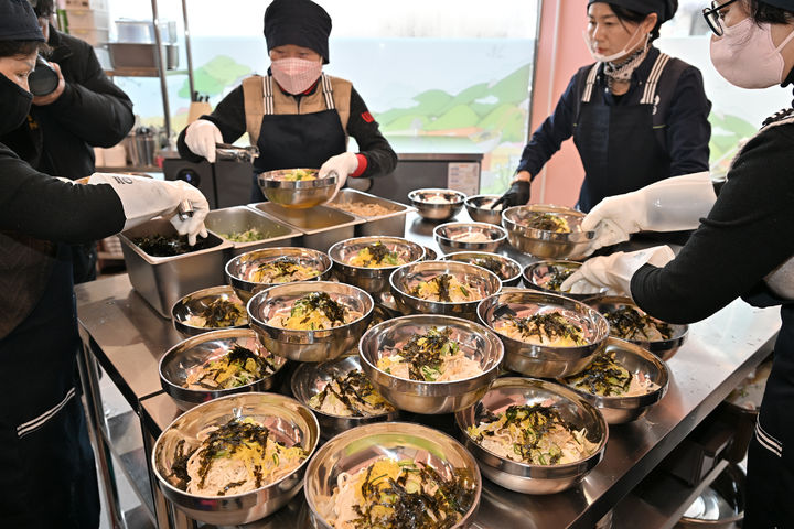 [광주=뉴시스] 광주 서구가 운영하는 '천원국시' 매장. (사진 = 광주 서구 제공) 2025.09.29. photo@newsis.com *재판매 및 DB 금지