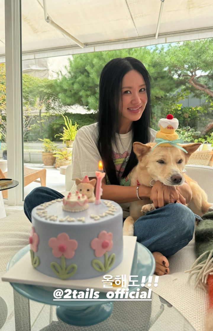 [서울=뉴시스] 가수 겸 배우 엄정화. (사진=엄정화 인스타그램 캡처) 2025.09.29. photo@newsis.com *재판매 및 DB 금지