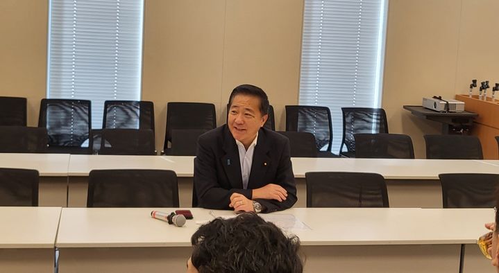 [도쿄=뉴시스] 박미선 기자=한국언론진흥재단과 유라시아정책연구원 일본연구센터가 공동으로 개최한 '2025 한일언론포럼' 일정 중 지난 25일 도쿄 국회의사당에서 만난 나가시마 아키히사(자민당 의원)이 한국 기자들의 질문에 답하고 있다. 2025.09.30. *재판매 및 DB 금지