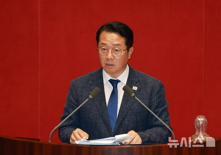 [서울=뉴시스] 고승민 기자 = 문금주 더불어민주당 의원이 지난달 29일 서울 여의도 국회에서 열린 본회의에서 국회에서의 증언, 감정 등에&nbsp; 관한 일부개정법률안(대안) 찬성 무제한 토론을 하고 있다. 2025.09.29.&nbsp; kkssmm99@newsis.com