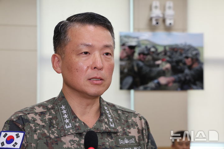 [서울=뉴시스] 김명년 기자 = 강동길 해군 참모총장이 29일 오후 서울 여의도 국회 국방위원회 전체회의에서 현안보고를 하고 있다. 2025.09.29. kmn@newsis.com